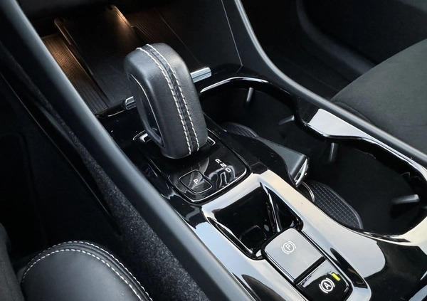 Volvo XC 40 cena 149900 przebieg: 68000, rok produkcji 2021 z Górowo Iławeckie małe 352